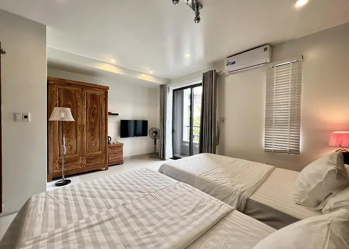 Khách sạn hẻo lánh 1102 *