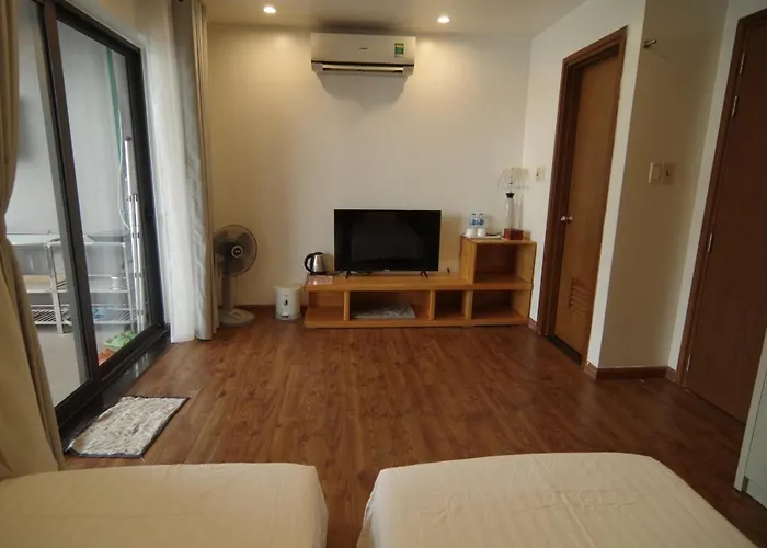 1102 Khách sạn hẻo lánh *