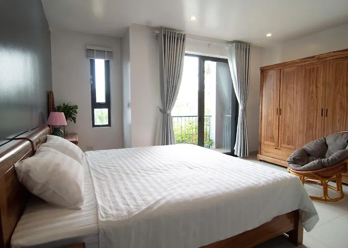 Khách sạn hẻo lánh 1102 Hạ Long